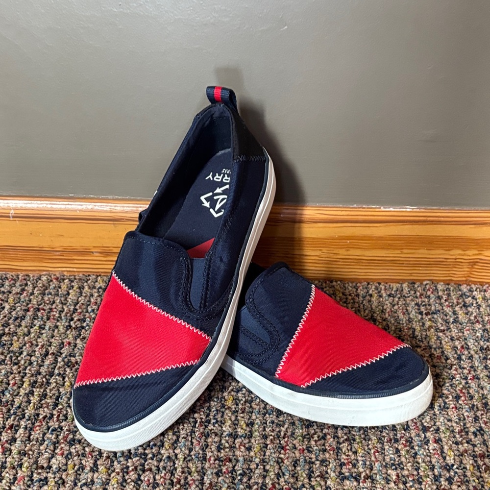 NEW SPERRY Crest Twin Gore Bionic Red and Blue Slip-On Sneakers Sz US 7.5